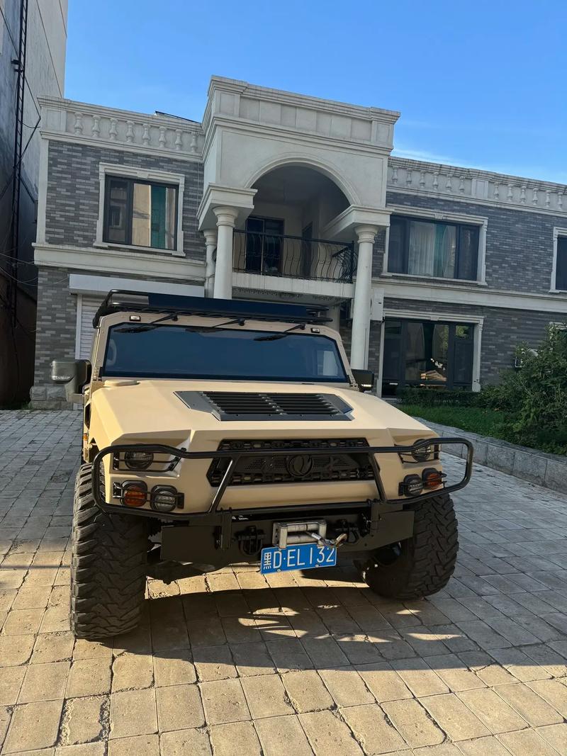 军用东风猛士图片/军用东风猛士多少钱一台