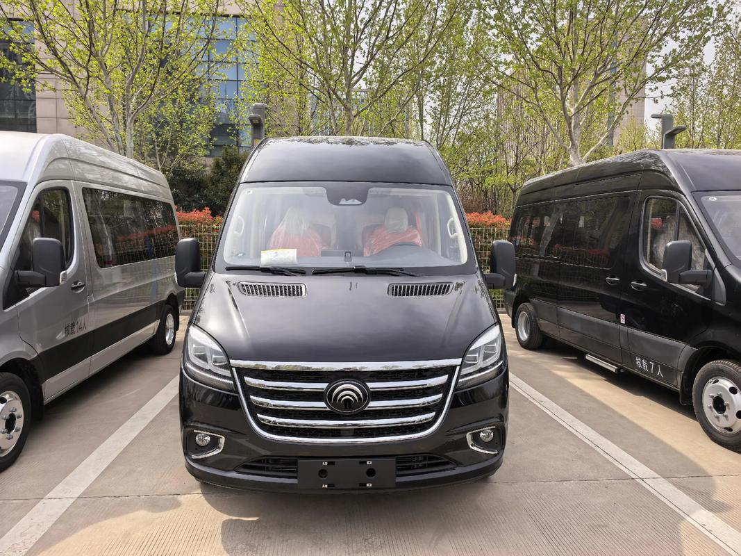 宇通25座客车价格及图片/宇通客车25座车型