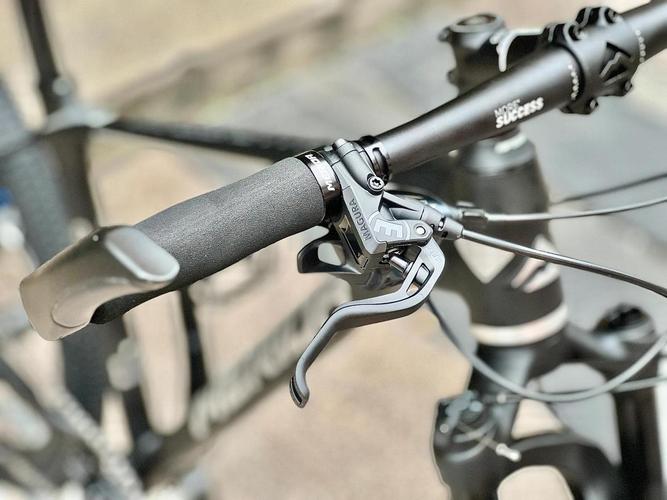 挑战者900和sl7哪个值得入手(挑战者900与700)