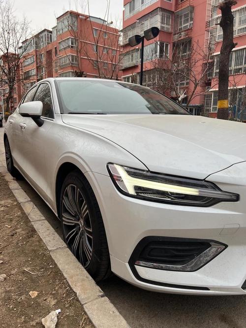 沃尔沃s60官网,沃尔沃s60官网的头枕好用吗