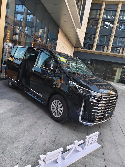 上汽大通11座商务车 上汽大通7座商务车2021款