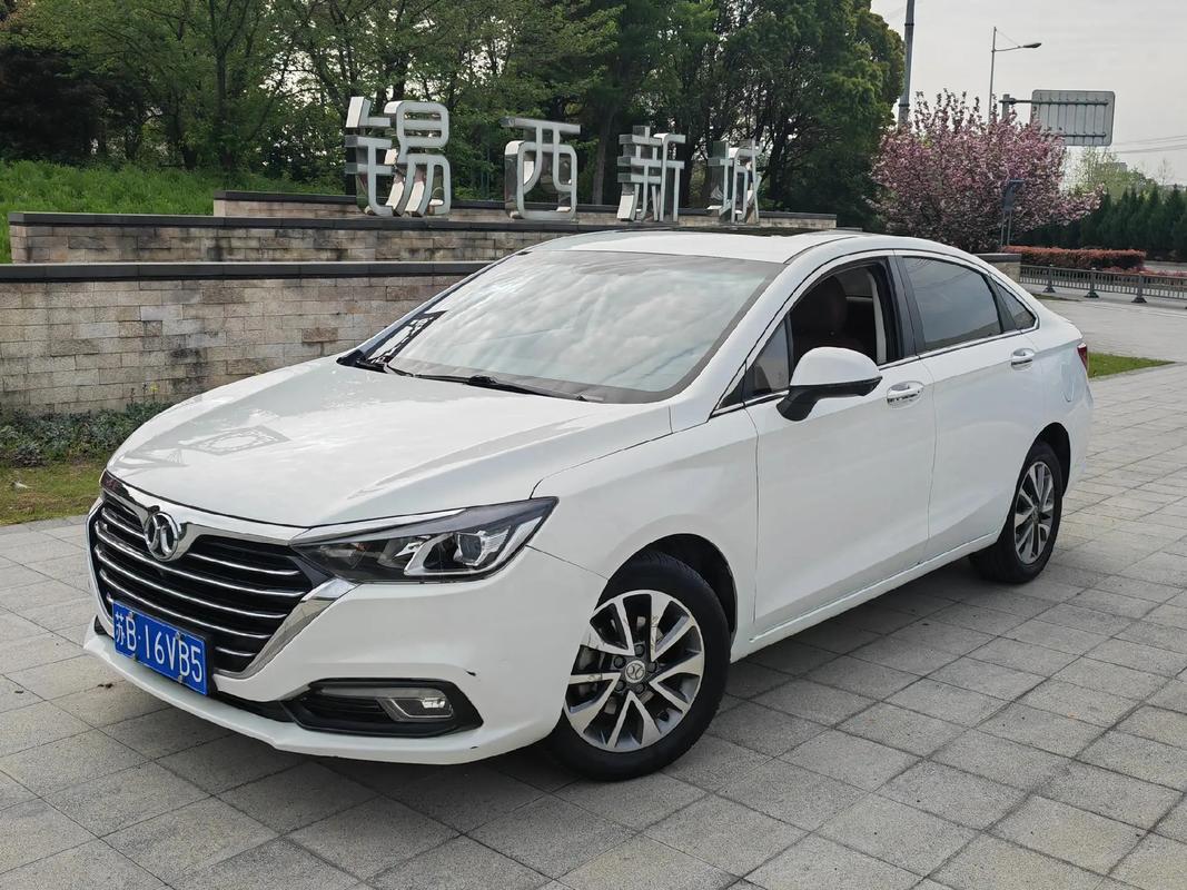 北汽绅宝d50报价,北汽绅宝d502018款价格