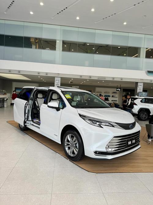 丰田塞纳7座商务车价格多少钱／丰田商务车七座塞纳