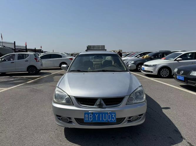 三菱蓝瑟图片,三菱蓝瑟2020款售价多少钱