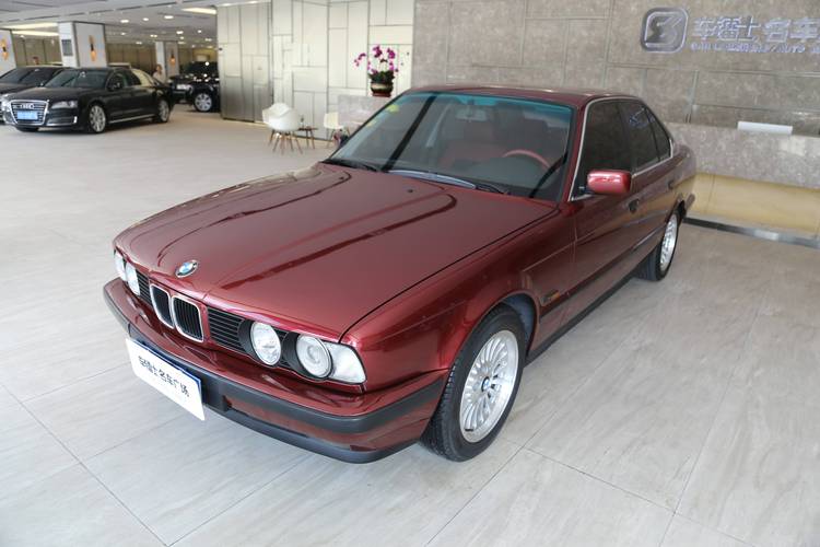 宝马老款车型,宝马老款车型有哪些没有尾巴的